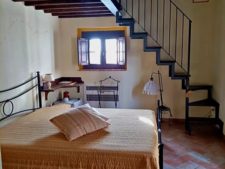 Immagine 54 di Casa colonica in vendita  a Rapolano Terme