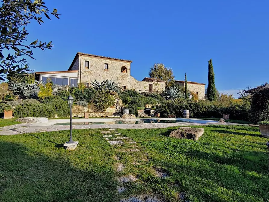 Immagine 1 di Casa colonica in vendita  a Rapolano Terme