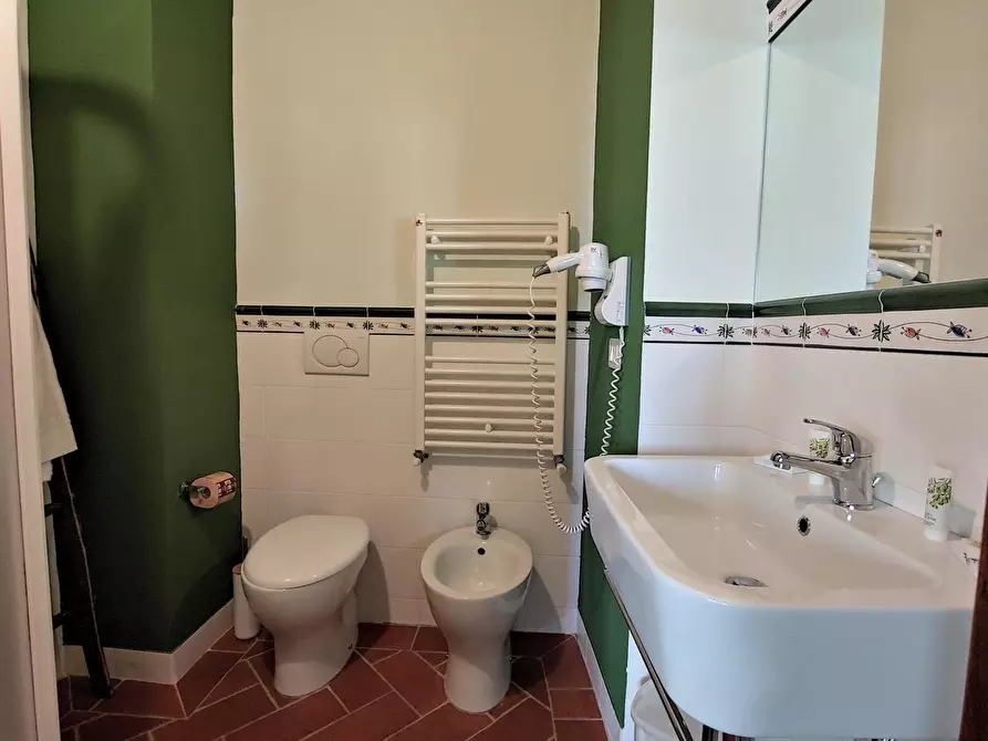Immagine 15 di Casa colonica in vendita  a Rapolano Terme