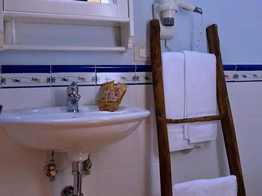 Immagine 43 di Casa colonica in vendita  a Rapolano Terme