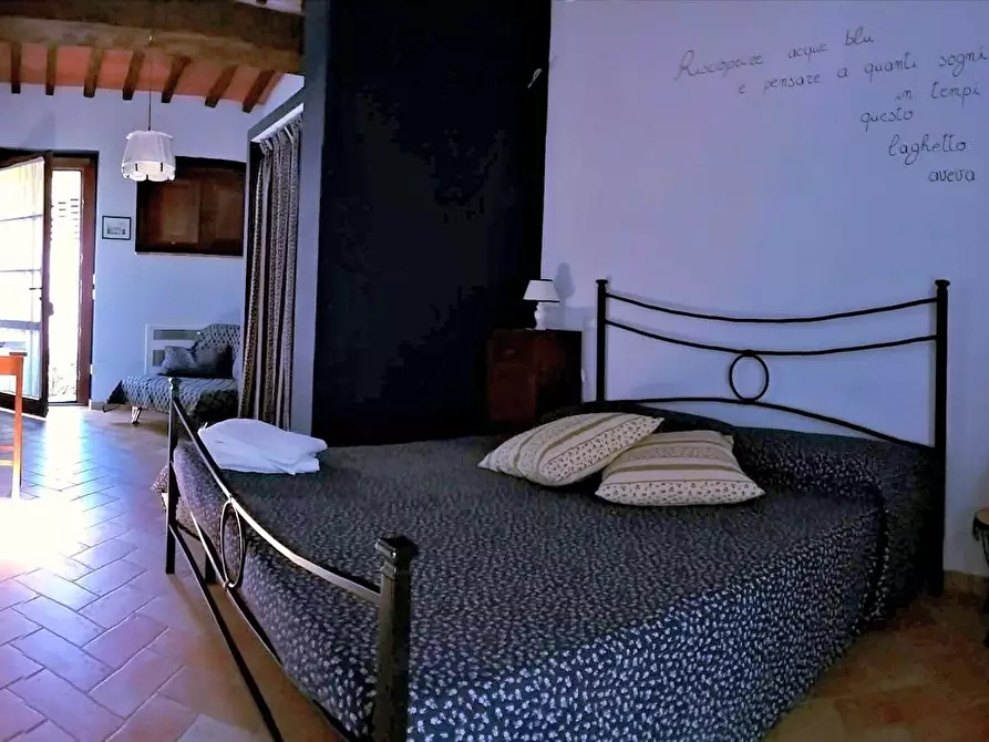 Immagine 42 di Casa colonica in vendita  a Rapolano Terme