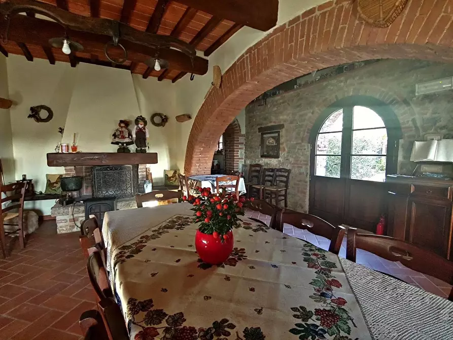 Immagine 37 di Casa colonica in vendita  a Rapolano Terme