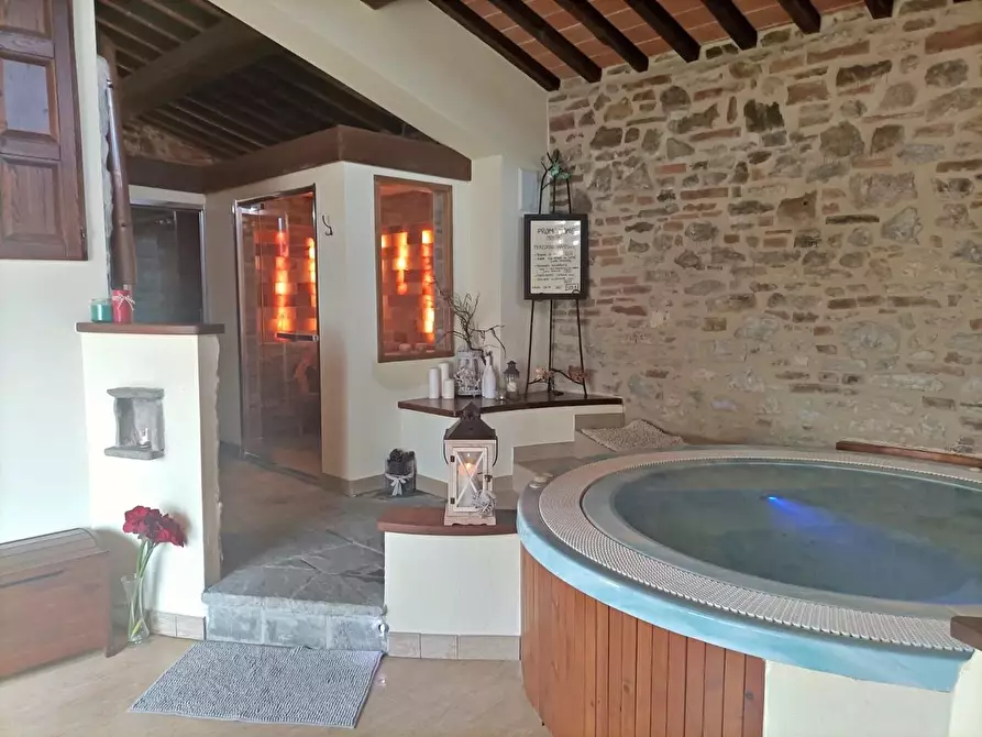 Immagine 60 di Casa colonica in vendita  a Rapolano Terme