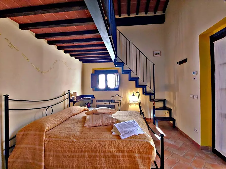 Immagine 24 di Casa colonica in vendita  a Rapolano Terme
