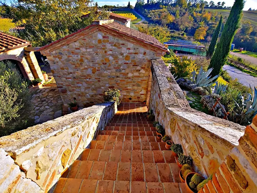 Immagine 17 di Casa colonica in vendita  a Rapolano Terme