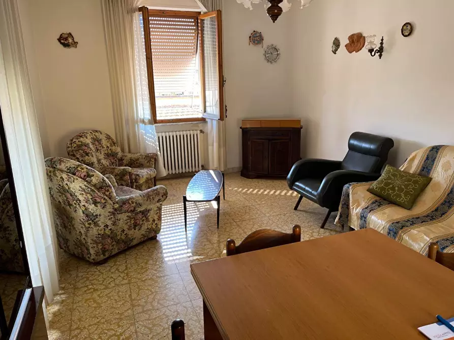 Immagine 5 di Appartamento in vendita  a Massa