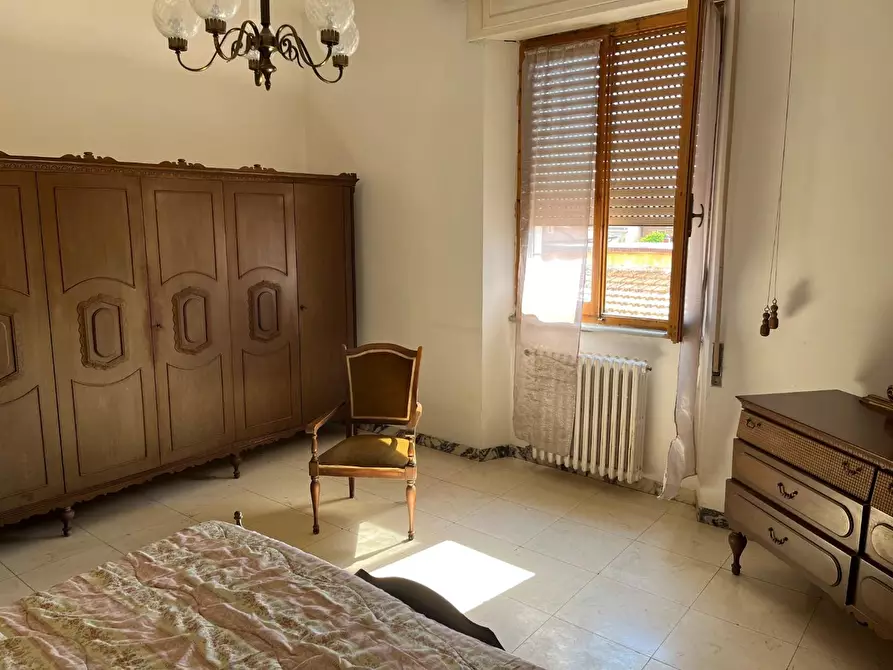 Immagine 15 di Appartamento in vendita  a Massa