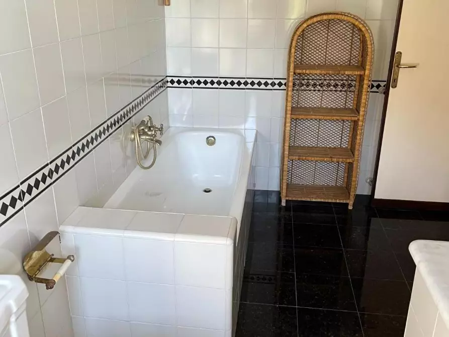 Immagine 29 di Casa semindipendente in vendita  a Montignoso