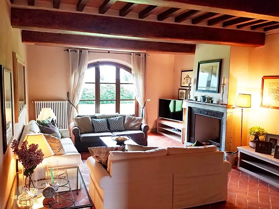 Immagine 24 di Casa colonica in vendita  a Cortona