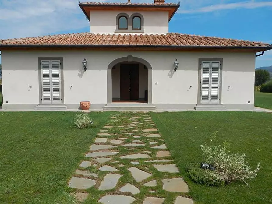 Immagine 23 di Casa colonica in vendita  a Cortona