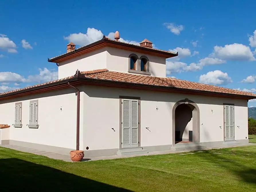 Immagine 12 di Casa colonica in vendita  a Cortona