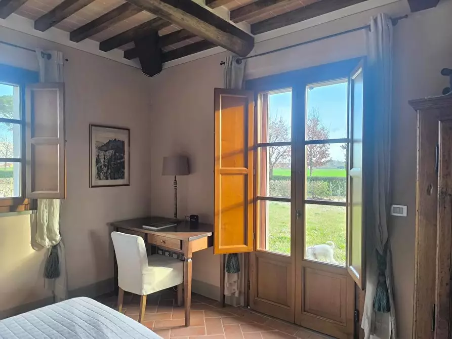 Immagine 3 di Casa colonica in vendita  a Cortona