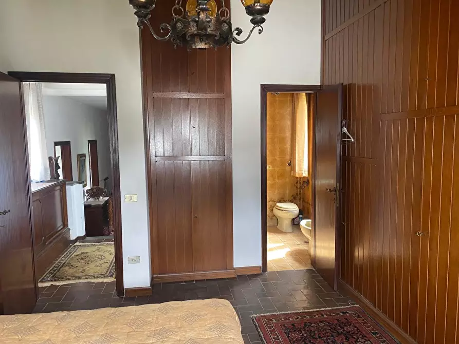 Immagine 31 di Villa in vendita  a Viareggio