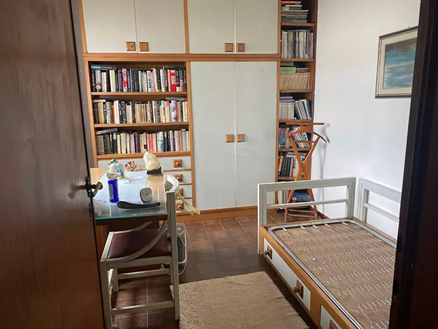 Immagine 33 di Villa in vendita  a Viareggio