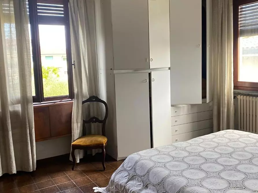 Immagine 37 di Villa in vendita  a Viareggio