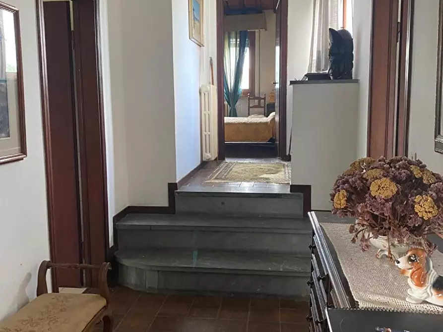 Immagine 35 di Villa in vendita  a Viareggio