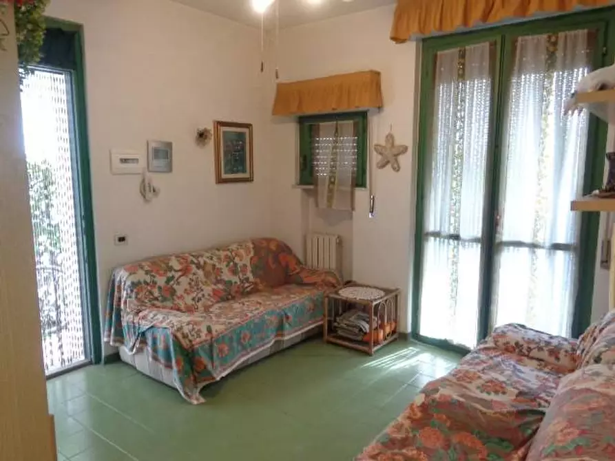 Immagine 5 di Appartamento in affitto  a Massa