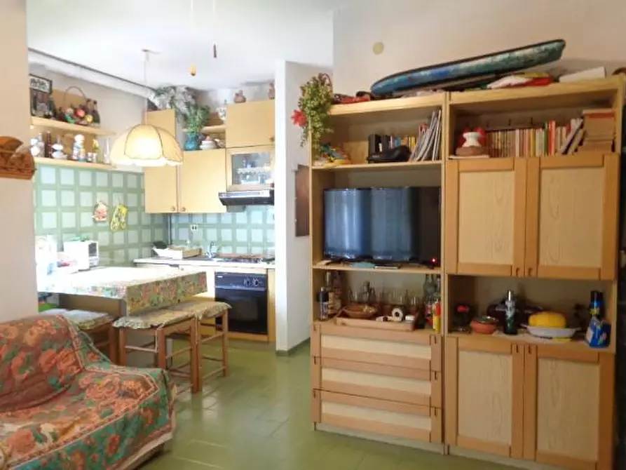 Immagine 6 di Appartamento in affitto  a Massa