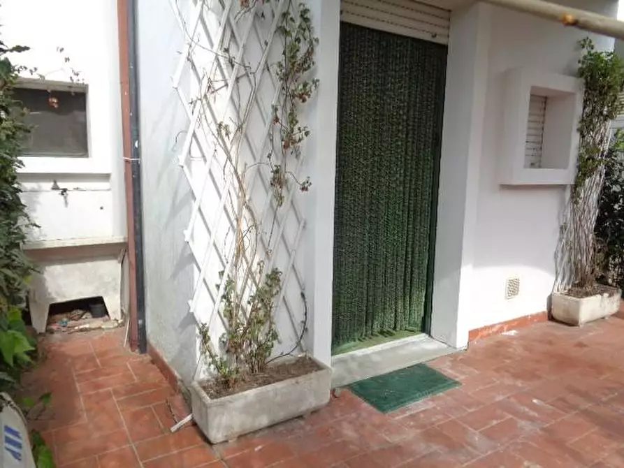 Immagine 3 di Appartamento in affitto  a Massa