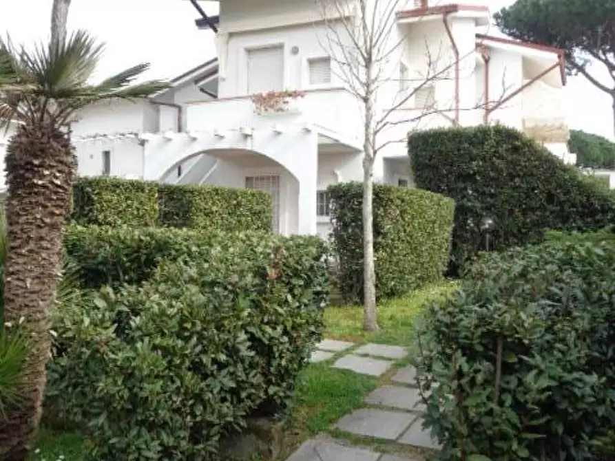 Immagine 1 di Appartamento in affitto  a Massa