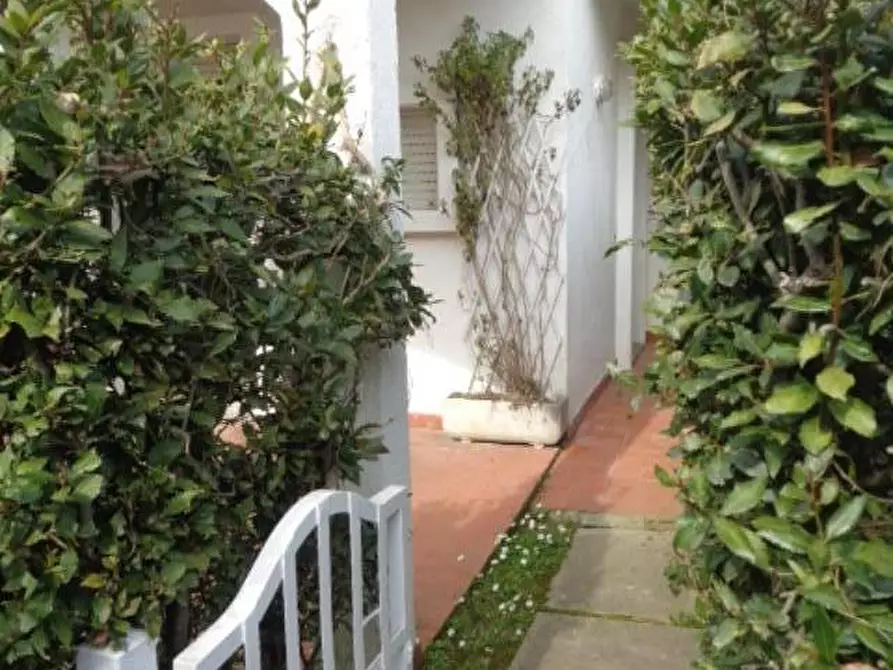 Immagine 2 di Appartamento in affitto  a Massa