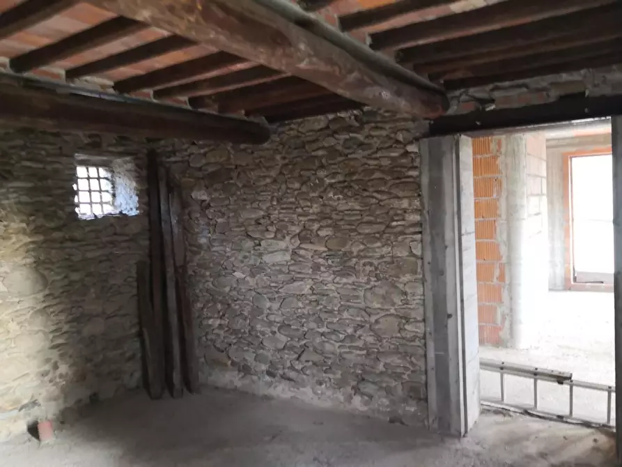 Immagine 8 di Villetta a schiera in vendita  a Montignoso