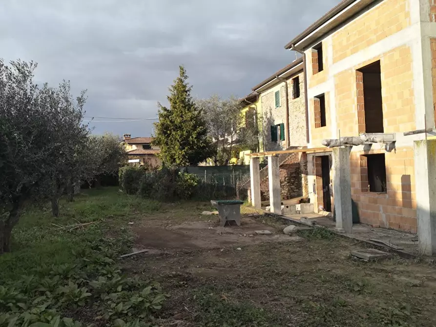 Immagine 5 di Villetta a schiera in vendita  a Montignoso