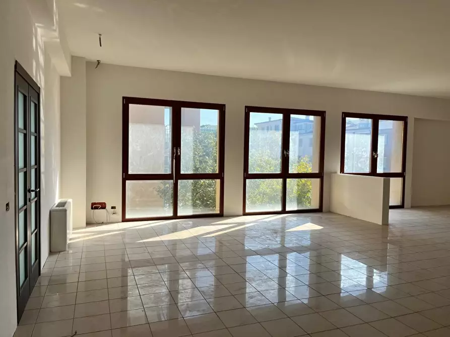 Immagine 2 di Ufficio in vendita  a Quarrata