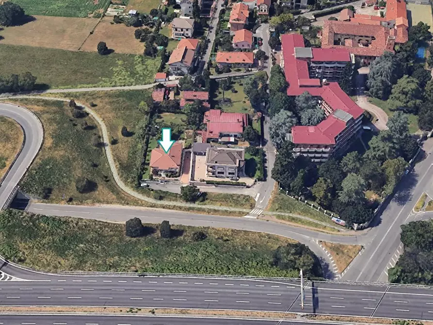 Immagine 4 di Villa in vendita  a Monza