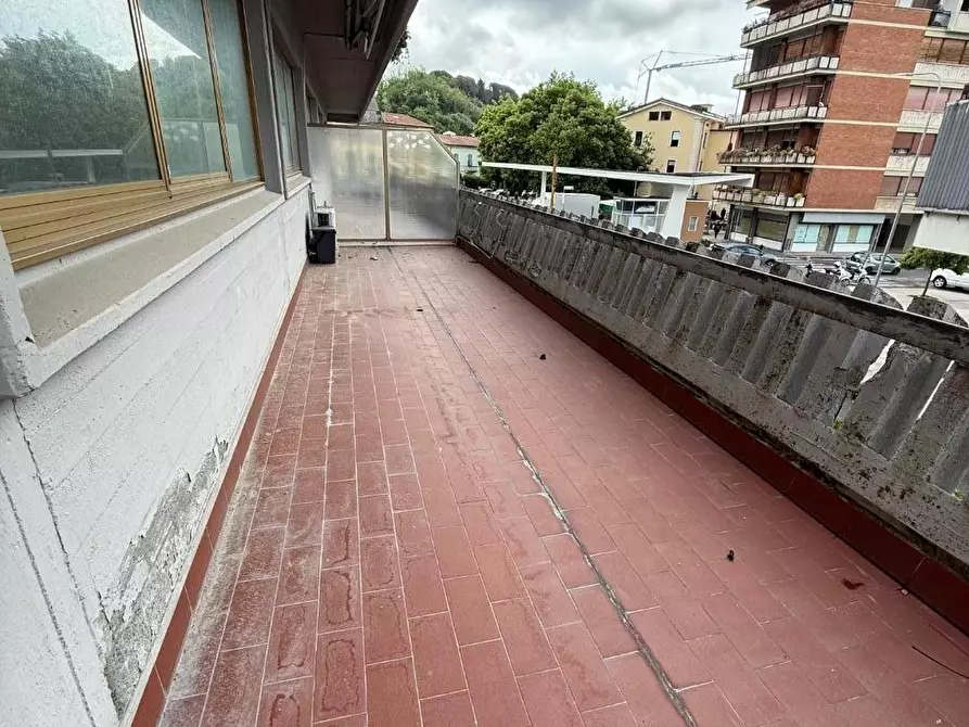 Immagine 1 di Ufficio in vendita  a Massa