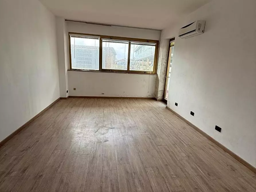 Immagine 3 di Ufficio in vendita  a Massa
