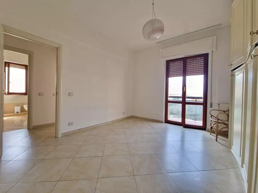 Immagine 12 di Appartamento in vendita  a Carrara