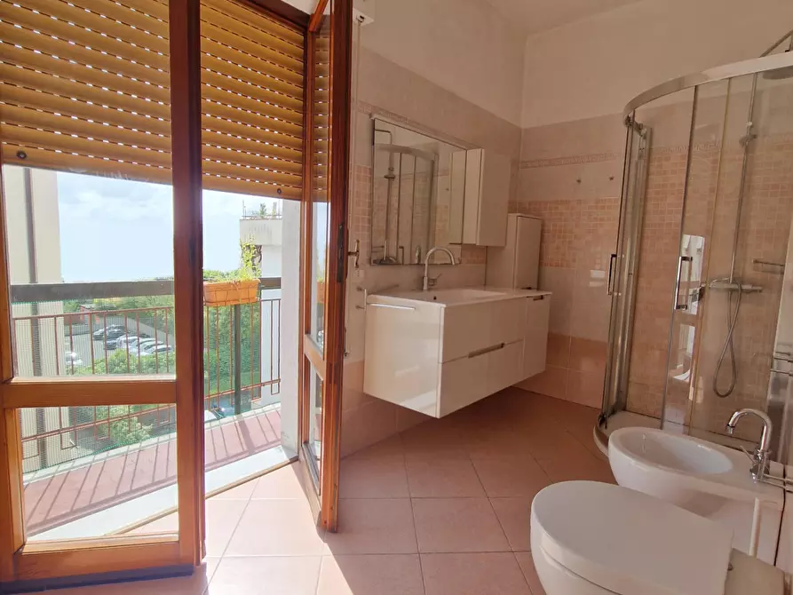 Immagine 13 di Appartamento in vendita  a Carrara