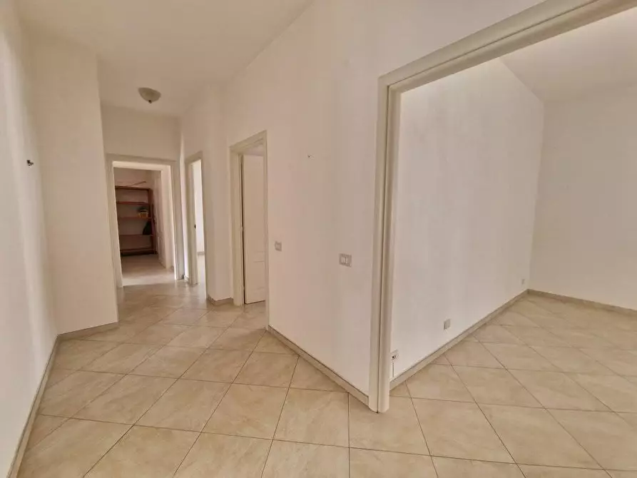 Immagine 7 di Appartamento in vendita  a Carrara