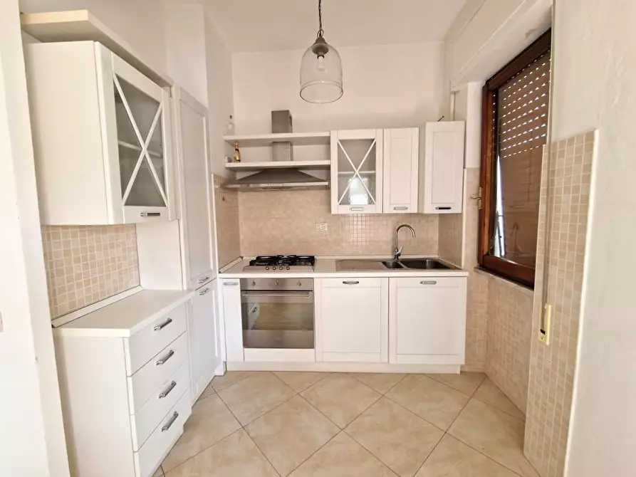 Immagine 3 di Appartamento in vendita  a Carrara