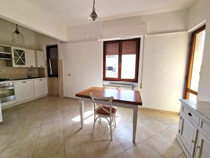 Immagine 2 di Appartamento in vendita  a Carrara