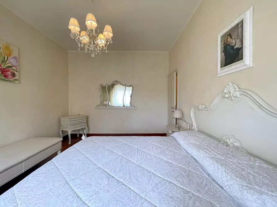 Immagine 43 di Casa indipendente in vendita  a Viareggio