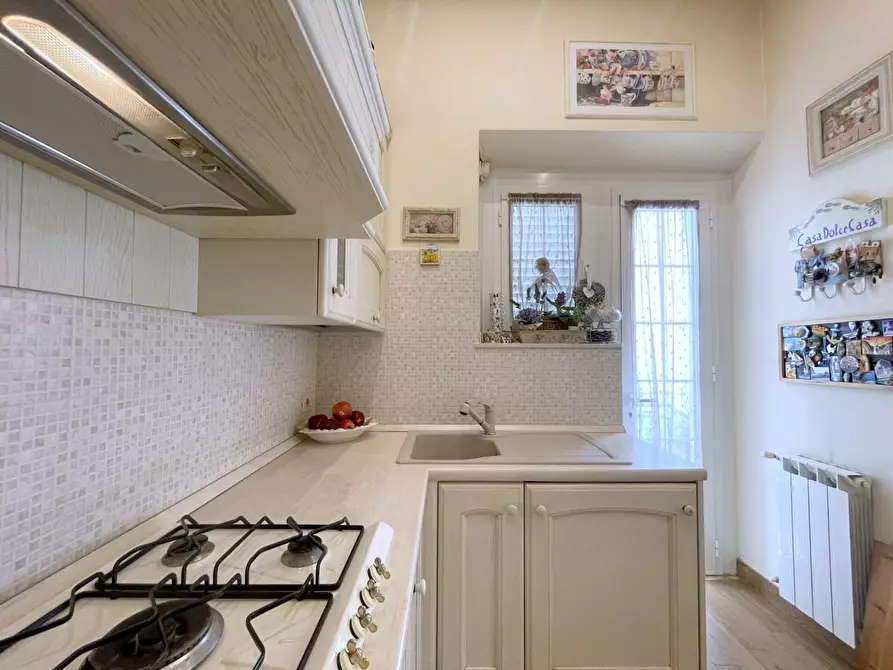 Immagine 34 di Casa indipendente in vendita  a Viareggio