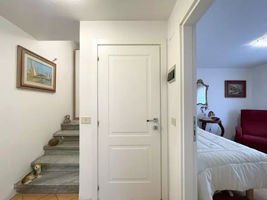 Immagine 9 di Casa indipendente in vendita  a Viareggio