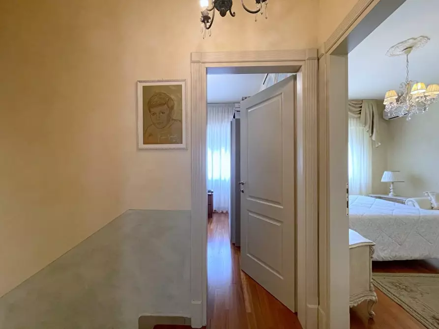 Immagine 55 di Casa indipendente in vendita  a Viareggio