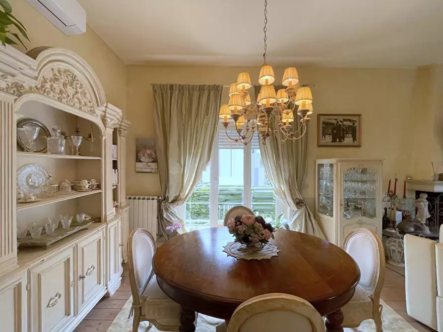 Immagine 35 di Casa indipendente in vendita  a Viareggio