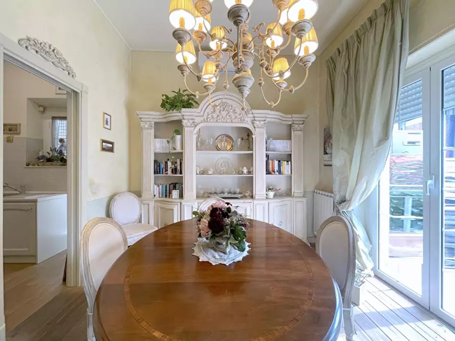 Immagine 30 di Casa indipendente in vendita  a Viareggio