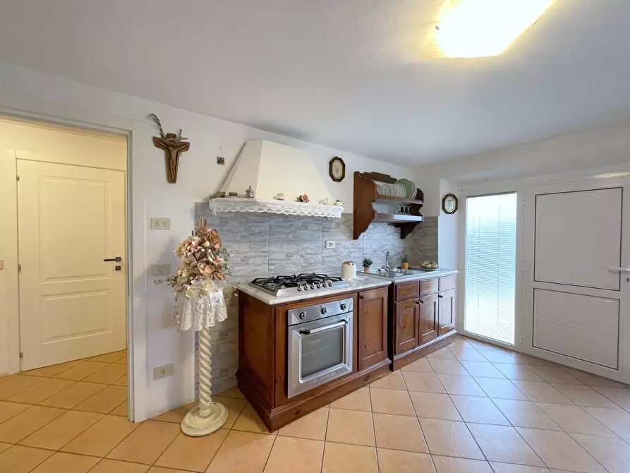 Immagine 7 di Casa indipendente in vendita  a Viareggio