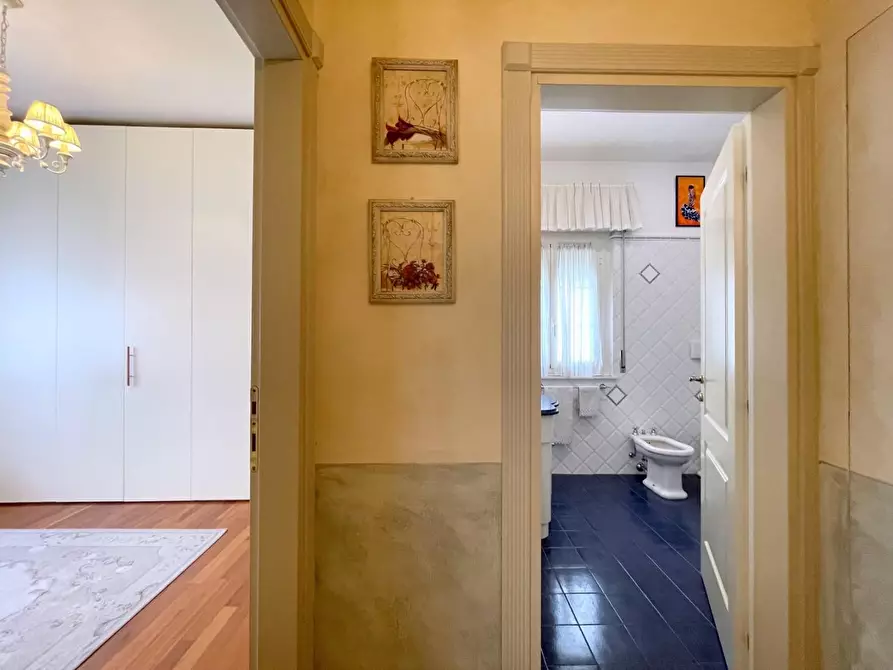 Immagine 45 di Casa indipendente in vendita  a Viareggio