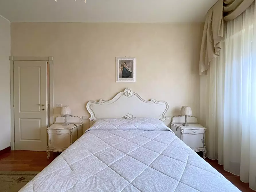 Immagine 42 di Casa indipendente in vendita  a Viareggio