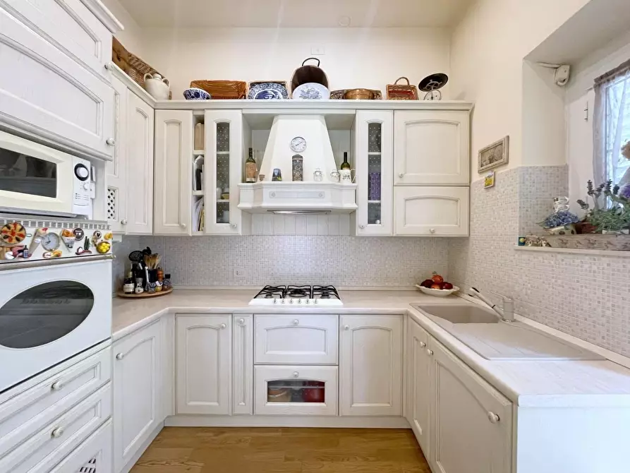 Immagine 32 di Casa indipendente in vendita  a Viareggio