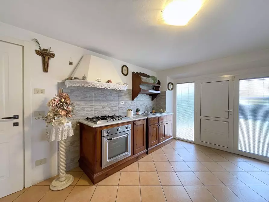 Immagine 6 di Casa indipendente in vendita  a Viareggio