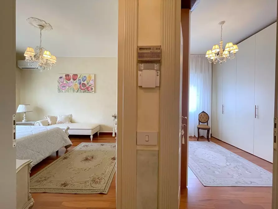 Immagine 39 di Casa indipendente in vendita  a Viareggio