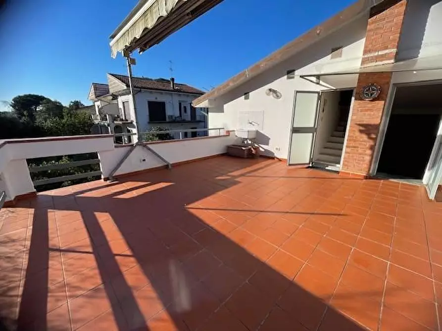 Immagine 25 di Casa bifamiliare in affitto  a Pisa