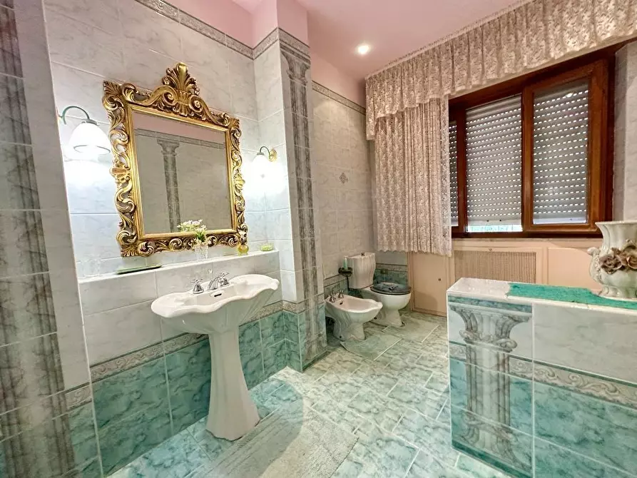 Immagine 18 di Villa in vendita  a Campiglia Marittima